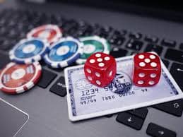 Multilingual chat agent assisting a player at a live roulette table